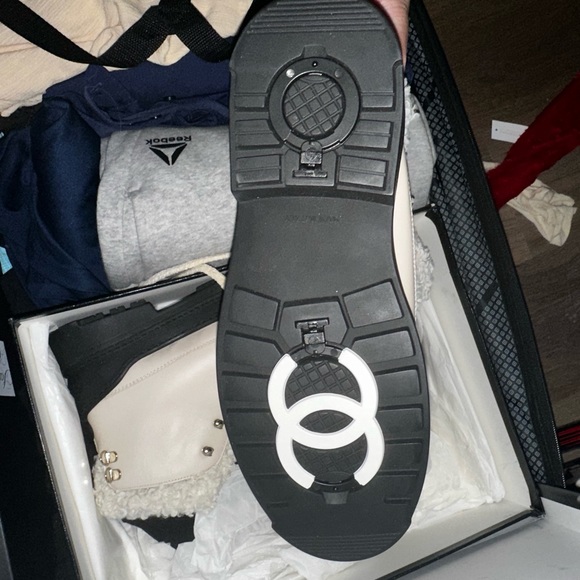 CHANEL women’s boots - Picture 3 of 3